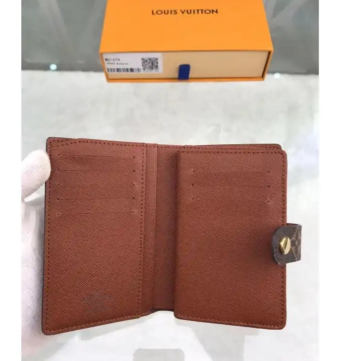Official Brother Sam 19B570176 Bags LV 0819